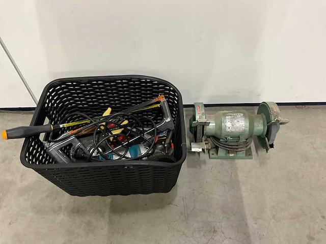 Makita - 9528mb - haakse slijpmachine - afbeelding 7 van  7