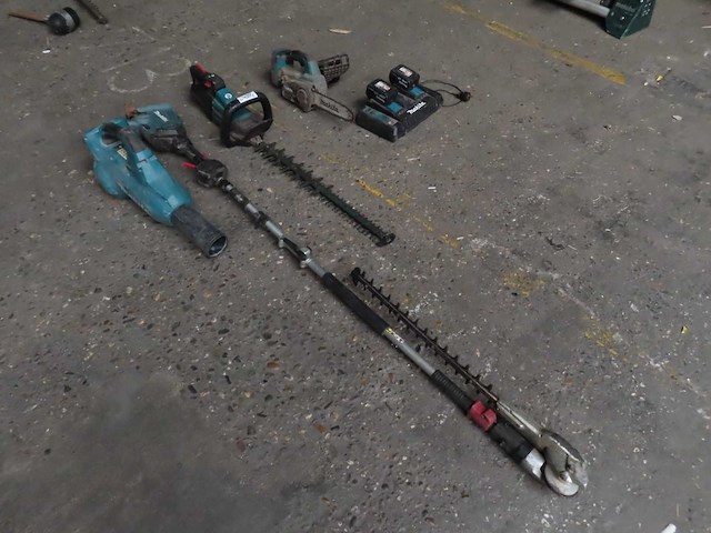 Makita - accu tuingereedschap (4x) - afbeelding 1 van  7