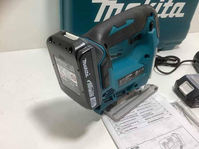 Makita - djv186 - decoupeerzaag - afbeelding 2 van  2