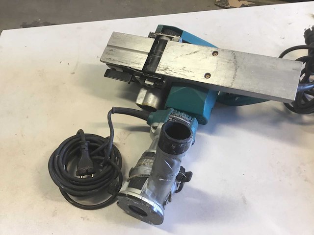 Makita 1100 schaafmachine (2x) - afbeelding 5 van  5