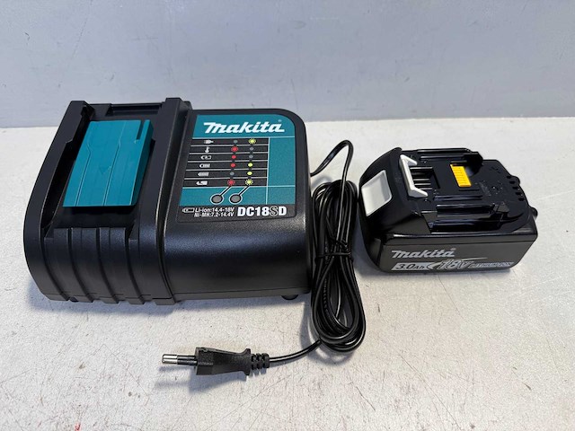 Makita 18 volt acculader + 3ah accu - afbeelding 1 van  1
