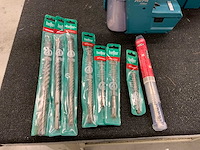 Makita 18v combihamer met diverse accessoires - afbeelding 5 van  7