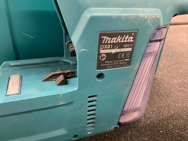 Makita 18v combihamer met diverse accessoires - afbeelding 7 van  7