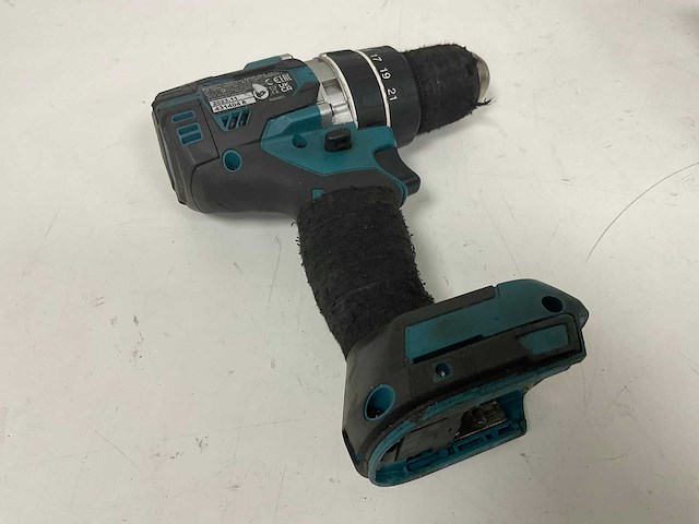 Makita 18v lxt combokit; klopboormachine & slagmoersleutel - afbeelding 7 van  9