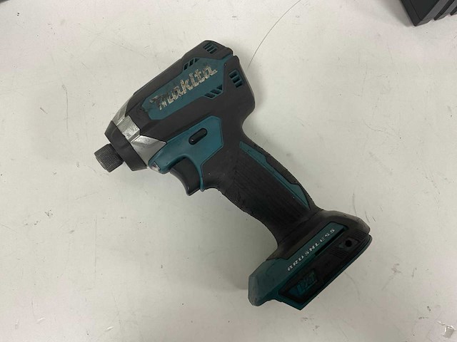 Makita 18v lxt combokit; klopboormachine & slagmoersleutel - afbeelding 8 van  9