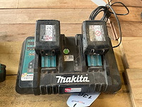 Makita 18volt acculader met 2x accu - afbeelding 1 van  6