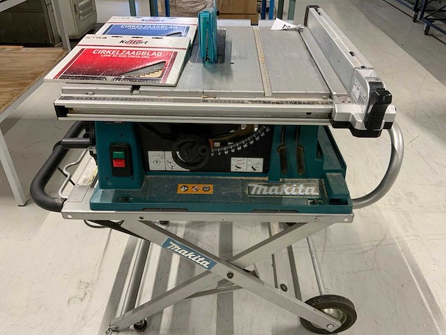 Makita 2704 cirkelzaagmachine - afbeelding 1 van  11