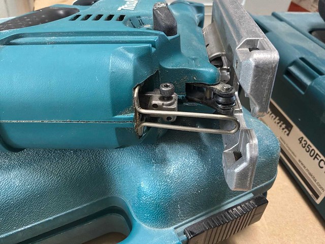 Makita 4329 decoupeerzaag - afbeelding 4 van  7