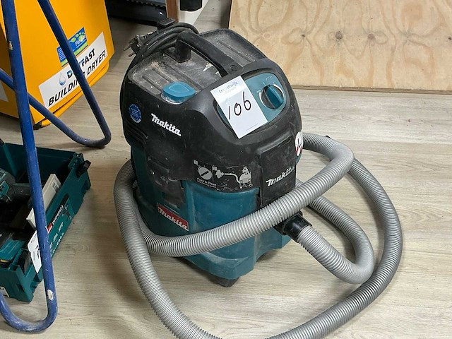 Makita 446l industriële stofzuiger - afbeelding 2 van  5