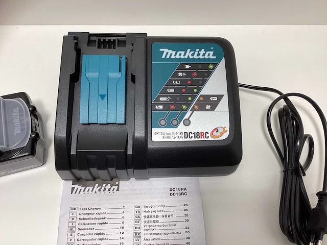 Makita 5ah accu + makita snellader dc18rc - afbeelding 2 van  6