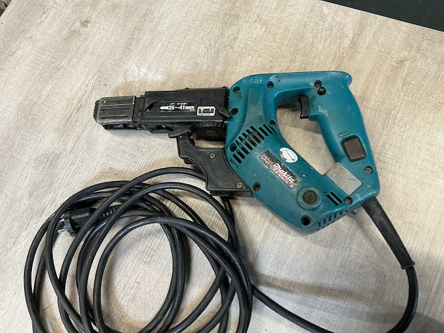 Makita 6834 automatische schroefmachine - afbeelding 2 van  3