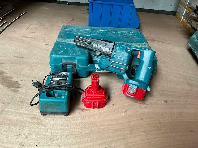 Makita 6835d bandschroefmachine - afbeelding 2 van  4