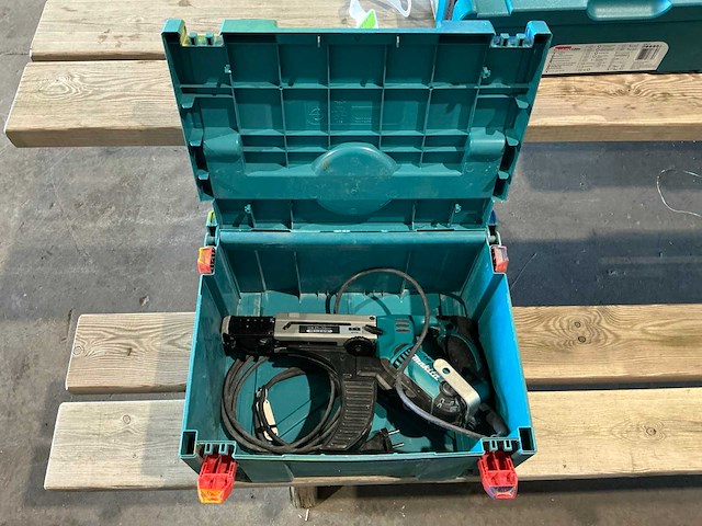 Makita 6842 bandschroefmachine - afbeelding 1 van  4