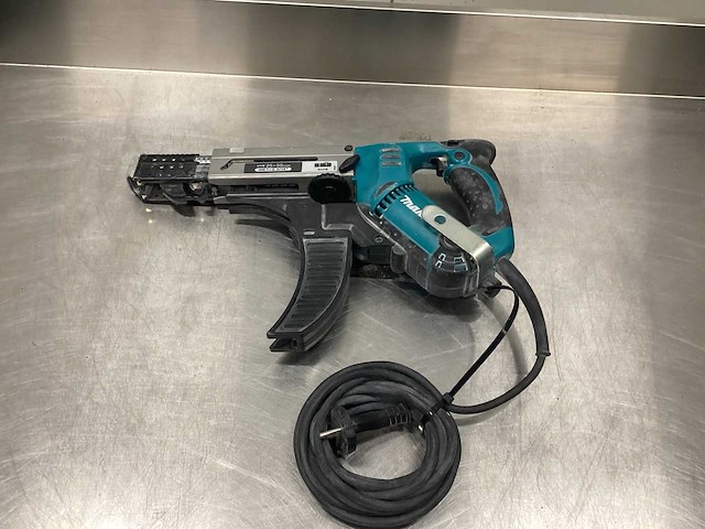 Makita 6842 schroefautomaat - afbeelding 2 van  9