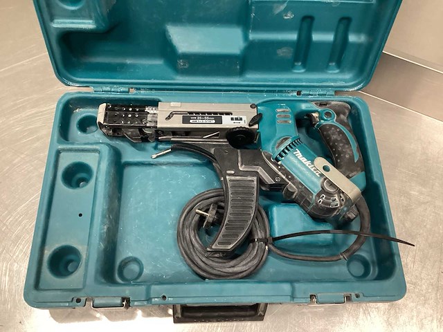 Makita 6842 schroefautomaat - afbeelding 9 van  9