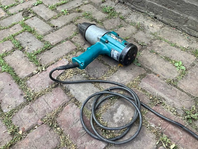 Makita 6906 slagmoersleutel - afbeelding 1 van  5