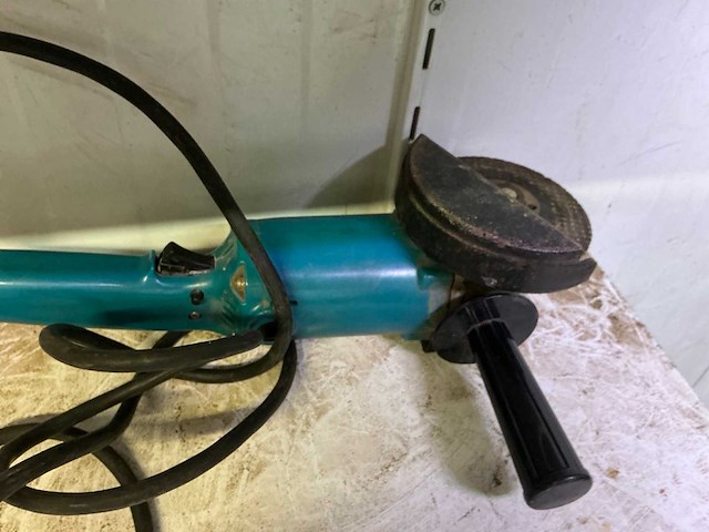 Makita 9005b haakse slijpmachine - afbeelding 3 van  3