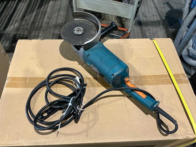 Makita 9027 haakse slijpmachine - afbeelding 2 van  5