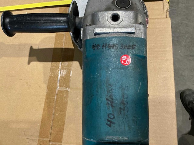 Makita 9027 haakse slijpmachine - afbeelding 5 van  5