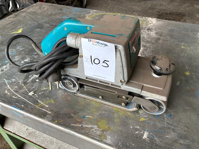 Makita 940 bandschuurmachine - afbeelding 1 van  5