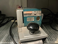 Makita 9401 band sander - afbeelding 1 van  2