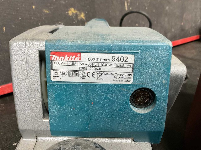 Makita 9402 bandschuurmachine - afbeelding 3 van  6