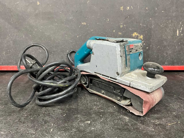 Makita 9402 bandschuurmachine - afbeelding 1 van  5