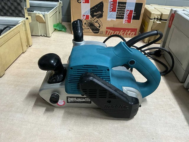 Makita 9403 bandschuurmachine - afbeelding 1 van  3