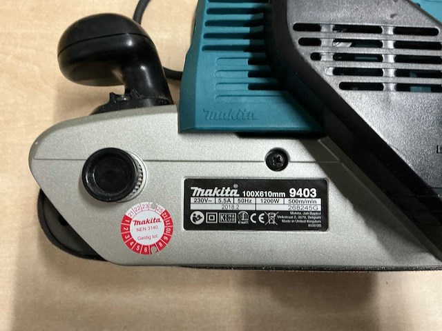 Makita 9403 bandschuurmachine - afbeelding 2 van  3