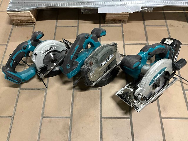 Makita accu cirkelzaagmachine (3x) - afbeelding 1 van  7