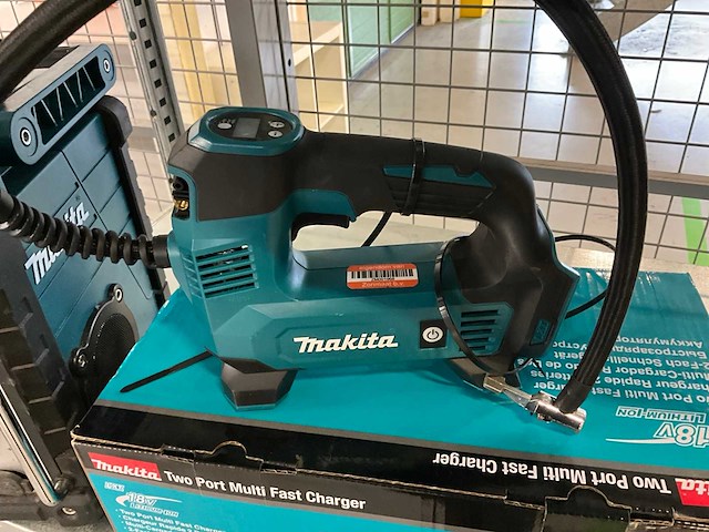 Makita accu luchtpomp & radio - afbeelding 2 van  6