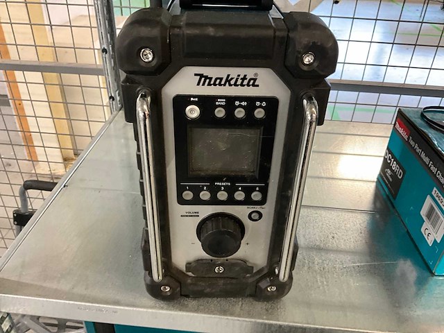 Makita accu luchtpomp & radio - afbeelding 4 van  6