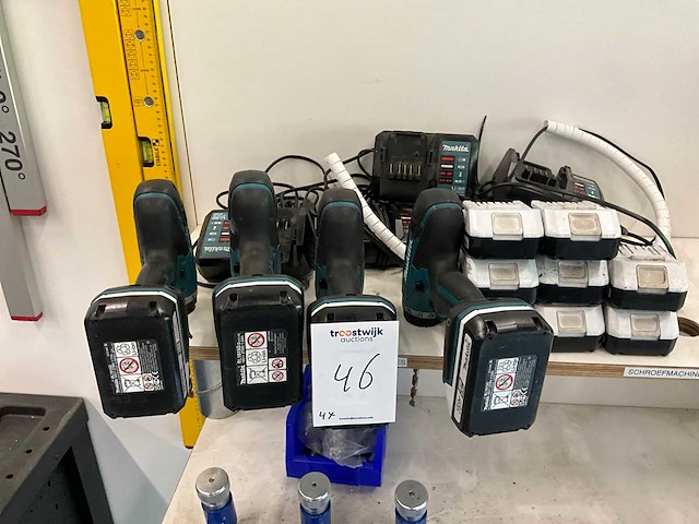 Makita accu schroefmachine (4x) - afbeelding 1 van  5