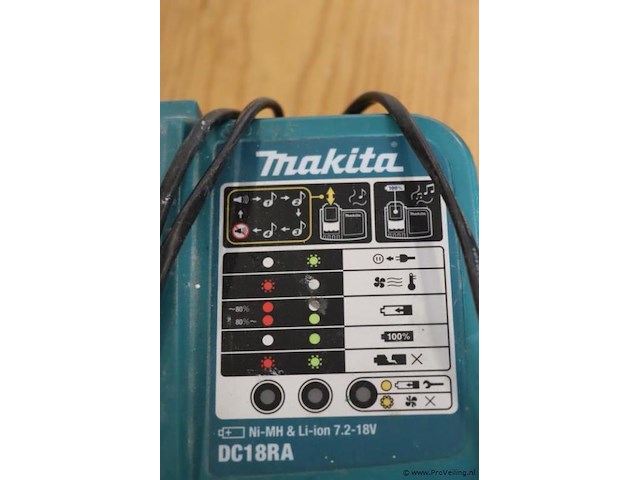 Makita acculader dc18ra 630507f8 - afbeelding 2 van  4