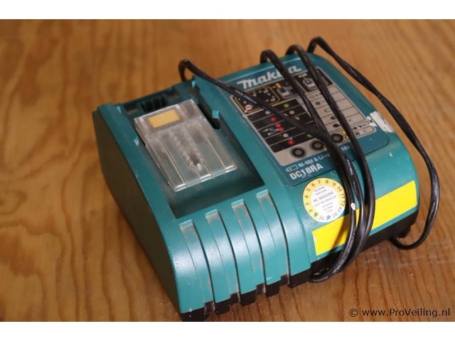 Makita acculader dc18ra 630507f8 - afbeelding 1 van  4