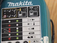 Makita acculader dc18ra 630507f8 - afbeelding 2 van  4