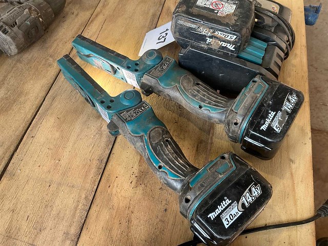 Makita acculader met 2x looplamp - afbeelding 4 van  5