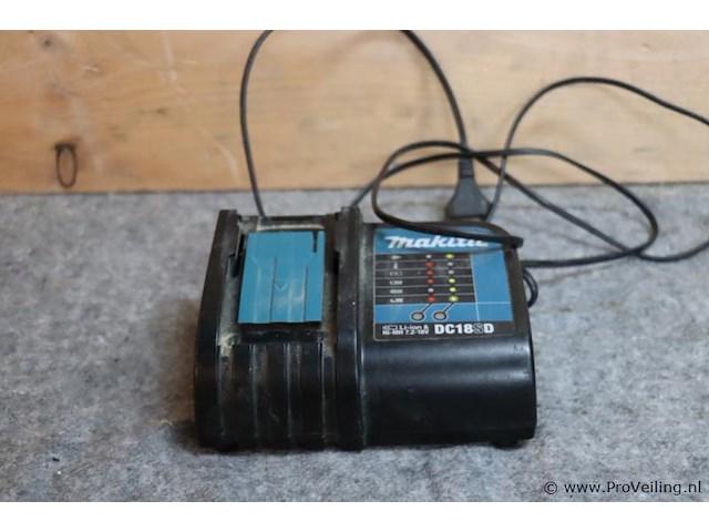 Makita acculader voor schuifaccu's dc18sd - afbeelding 1 van  3