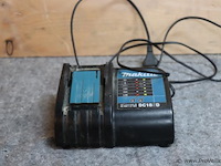 Makita acculader voor schuifaccu's dc18sd - afbeelding 1 van  3