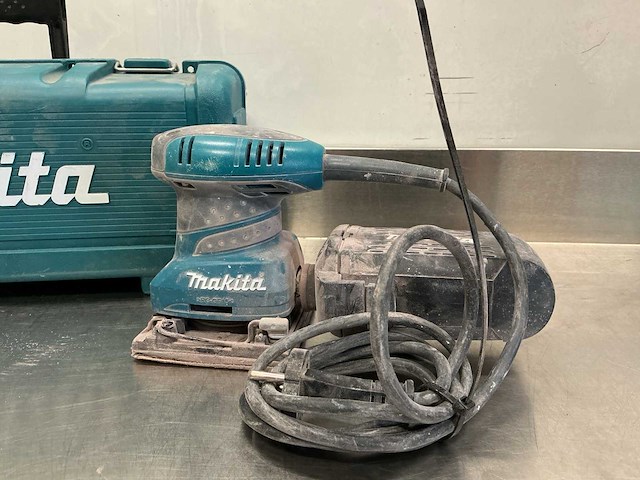 Makita b04565 vlakschuurmachine - afbeelding 2 van  7