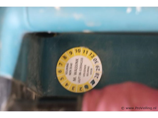 Makita bandschuurmachine 9911 - afbeelding 2 van  8