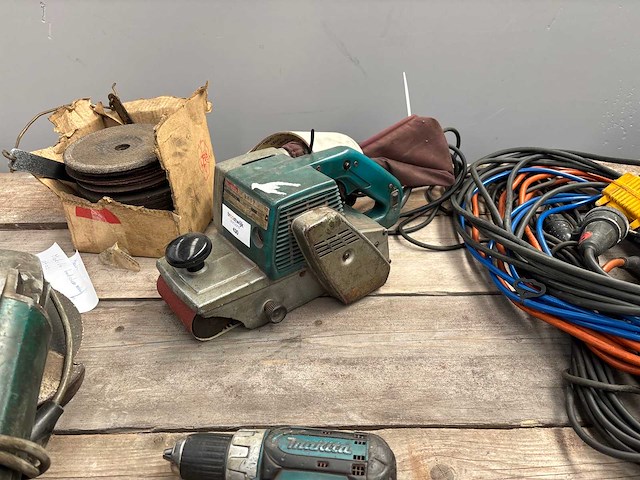 Makita bandschuurmachine - afbeelding 1 van  2