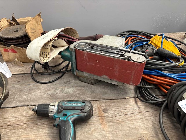 Makita bandschuurmachine - afbeelding 2 van  2