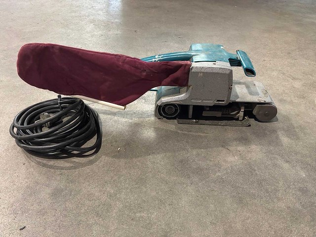 Makita bandschuurmachine - afbeelding 2 van  3