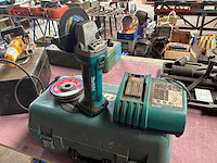 Makita bga452 haakse slijpmachine - afbeelding 1 van  5
