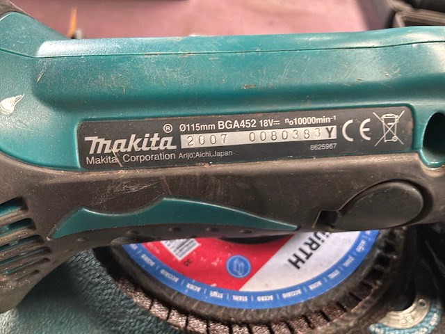 Makita bga452 haakse slijpmachine - afbeelding 4 van  5
