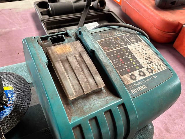 Makita bga452 haakse slijpmachine - afbeelding 5 van  5