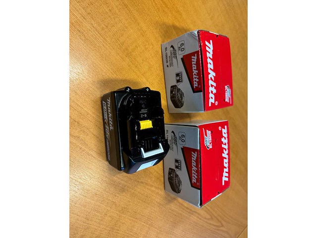 Makita bl1860b accu 18v (2x) - afbeelding 2 van  3