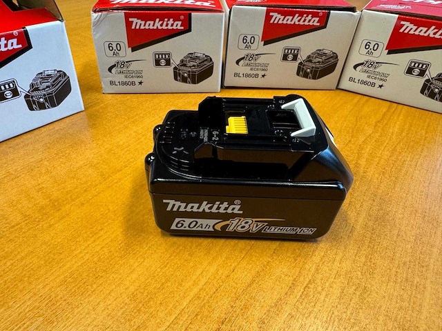 Makita bl1860b accu 18v (4x) - afbeelding 2 van  3