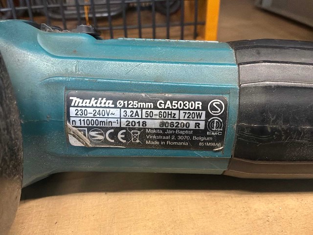 Makita / black&decker haakse slijpmachine (2x) - afbeelding 3 van  6